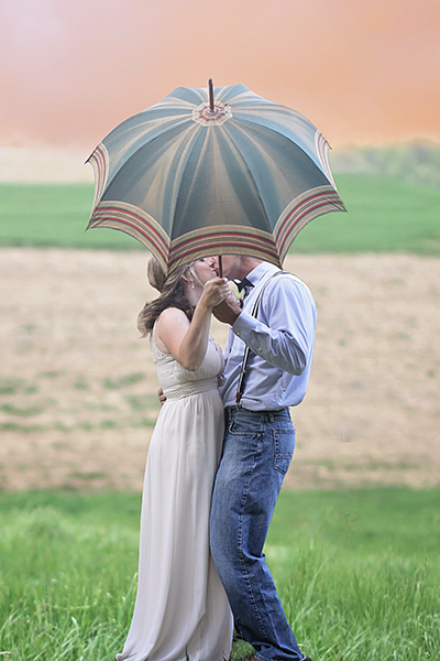 love diamonds, photo of a kissing couple